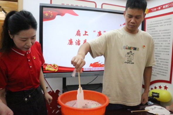 合影2.jpg 合影2.jpg